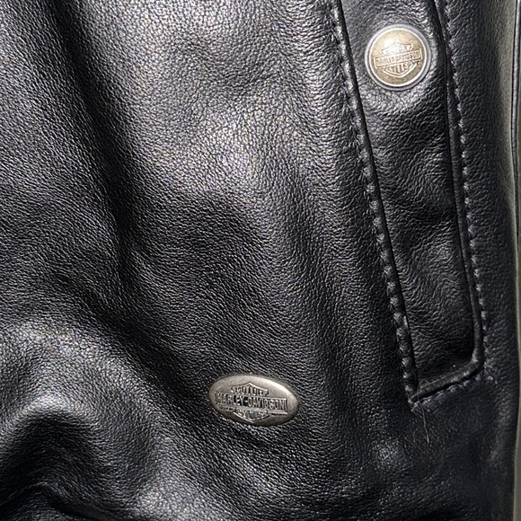 Harley-Davidson Men's Genuine Leather Vest, Snap Closure, Sized Medium Long! - Picture 2 of 5